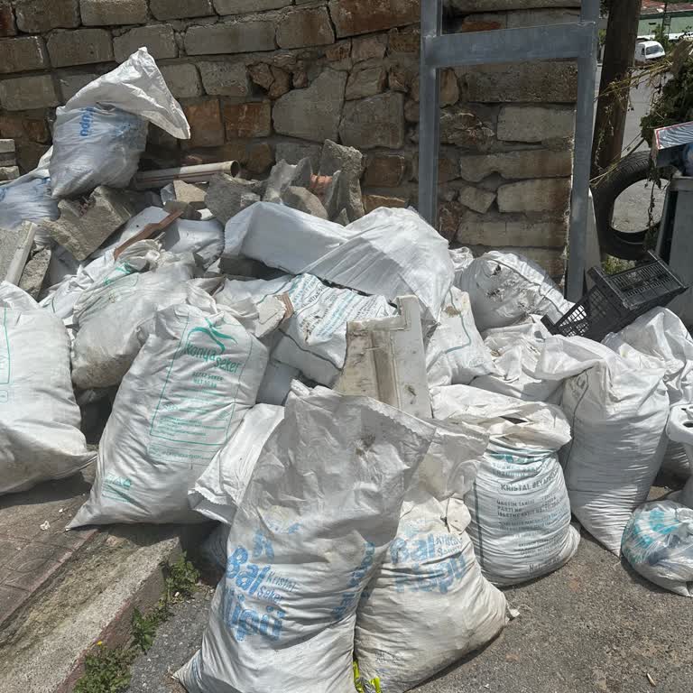 Maltepe Belediyesi Ev Tadilat Atığı Çuval Ücretinin 90 TL Olması Aşırı Yüksek