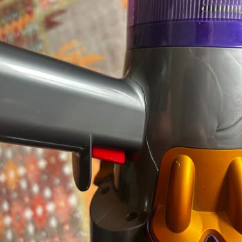 Garanti Süresi Dışı Dyson Ana Gövde Çatlaması Ve Yüksek Onarım Ücreti