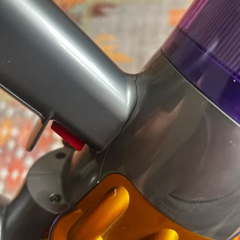 Garanti Süresi Dışı Dyson Ana Gövde Çatlaması Ve Yüksek Onarım Ücreti