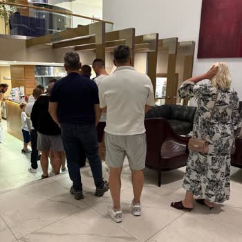 Rutubetli Oda Ve Vale Hasarıyla Tatilde Yaşanan Büyük Mağduriyet