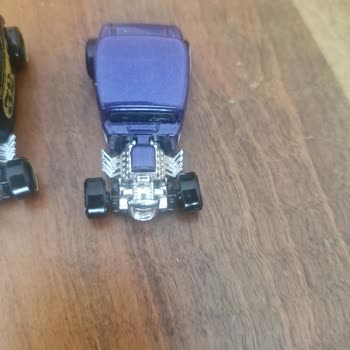 Hot Wheels Tekerlek Yamulması Üretim Sorunu Olarak Tekrarlıyor