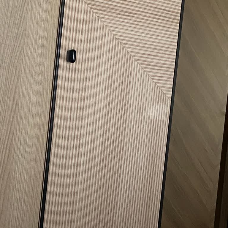 İstikbal Yatak Odası Takımında Gardırop Renk Tonu Farklılığı
