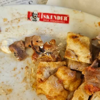İskender Kebapta Plastik Parçası Ve Sağlık Endişesi