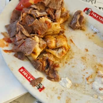 İskender Kebapta Plastik Parçası Ve Sağlık Endişesi