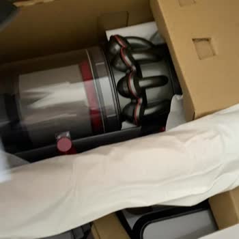 Dyson V10 Süpürge Gürültülü Sorunu Çözülmedi, Hasarlı Ve Eksik Parçalarla İade Edildi