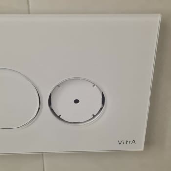 Vitra Klozet Kumanda Panelinde Üretim Hatası Kırılan Düğme Ve Yetersiz Müşteri Desteği