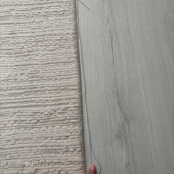 Satın Alınan Salon Halısının Kenarlarında Sökülme Ve Ücretsiz Değişim Talebi