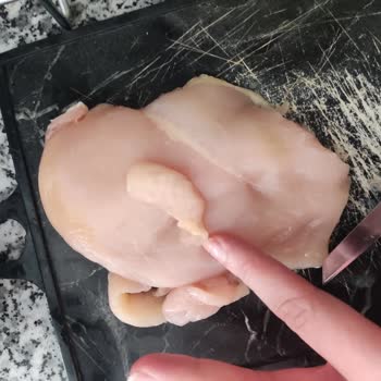 Şok Market’ten Son Kullanma Tarihi Geçmiş Ve Bozulmuş Tavuk Ürünü Gönderimi