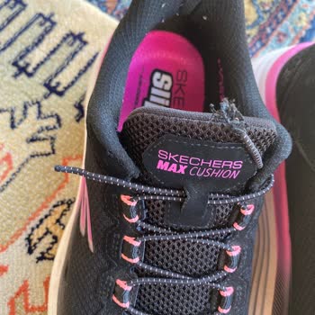 Skechers Max Cushion Ayakkabısının Bağcığı Koptu, Firma Geri Dönüş Yapmıyor