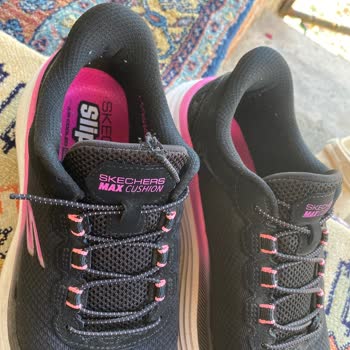 Skechers Max Cushion Ayakkabısının Bağcığı Koptu, Firma Geri Dönüş Yapmıyor