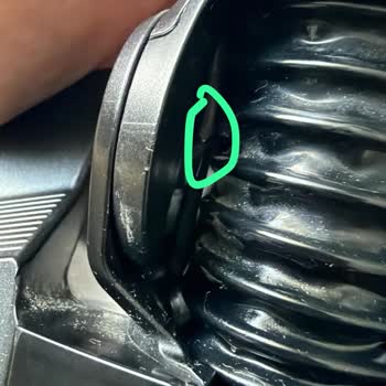 Bosch Süpürge Başlığının Kabloları Kendiliğinden Koptu Ve 3.500 TL Ücret Talep Edildi