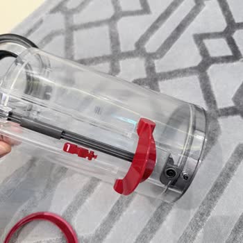 Dyson V15 Parçalarının Kendi Kendine Düşmesi Ve Ücretsiz Değişim Talebi