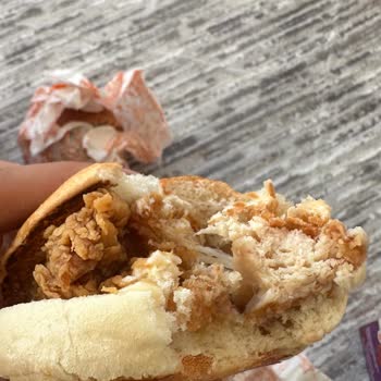 Popeyes Mardin Şubesinde Bayat Ve Özensiz Mini Burger Menüler İçin Ücret İadesi Talebi
