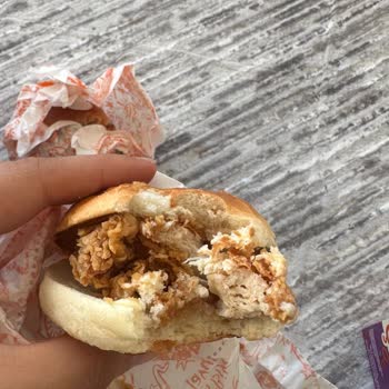 Popeyes Mardin Şubesinde Bayat Ve Özensiz Mini Burger Menüler İçin Ücret İadesi Talebi