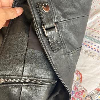 Deri Cekette Düğmesi Koptu, Müşteri Hizmetleri Yardımcı Olmadı