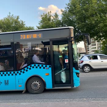 79 No’lu Hatta Aşırı Dolu Otobüsler Ve Güvenlik Tehlikesi
