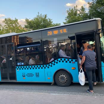 79 No’lu Hatta Aşırı Dolu Otobüsler Ve Güvenlik Tehlikesi