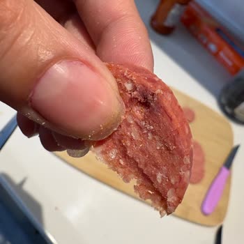 Torku Dana Sucukta Siyah Kir Benzeri Parçalar Görüldü
