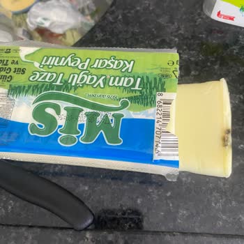 Şok Market'ten Alınan Peynir Ve Kaşar Ürünlerinde Bozulma Ve Küflenme