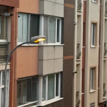 Tolunay Sokakta Sokak Aydınlatmasının Erken Açılıp Erken Sönmesi