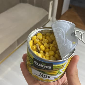 Tukaş Konserve Mısırda Ölmüş Kurt Keşfi