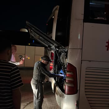 Gece Yarısı Arızası, Soğukta Mahsur Kalan Yolcular, Mersin Nur’un İlgisiz Tutumu