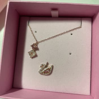 Swarovski Kolyemdeki Kararma Ve Kopma Garanti Kapsamına Alınmadı, Personel Saygısız Davranıyor