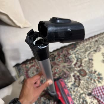 Philips XC7043 Süpürge Sap Bağlantısının Bir Yıl İçinde Kırılması