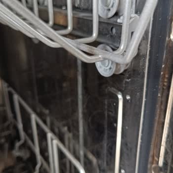 Altus AL404 Bulaşık Makinesinde Bardak Çizilmesi Ve Servis Reddi