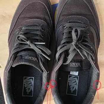 FLO Online Mağazasında Dikiş Atan Vans Sneaker İçin Hızlı Değişim Ve İade Talebi
