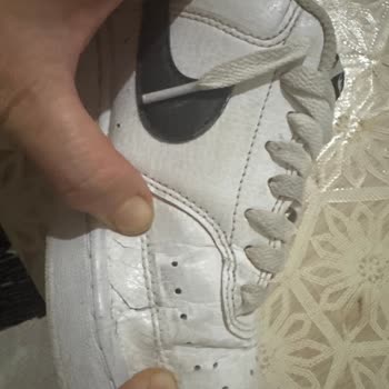 Nike Spor Ayakkabının 5 Ayda Deri Soyulması Ve Değişim Talebi