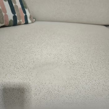 Koltuğum Sadece Arap Sabunu Ve Suyla Temizlendiğinde Desenleri Silindi, Servis Kullanıcı Hatası Dedi