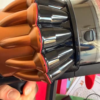Dyson Dikey Süpürge Renk Atması Ve İade Sorunları