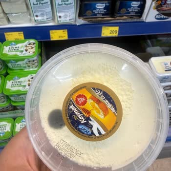 BİM Ümraniye Şarküteri Ürünlerinde Küflü Kaymak Ve Çeçil Peynir Bulundu