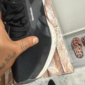Reebok Ayakkabısındaki Deformasyon İçin Mağaza Reddetti, Değişim Veya İade Talebi