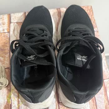 Reebok Ayakkabısındaki Deformasyon İçin Mağaza Reddetti, Değişim Veya İade Talebi