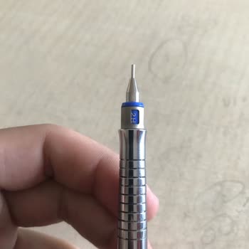 Garanti Kapsamındaki Faber-Castell Kalemde Sürekli Uç Kırılması