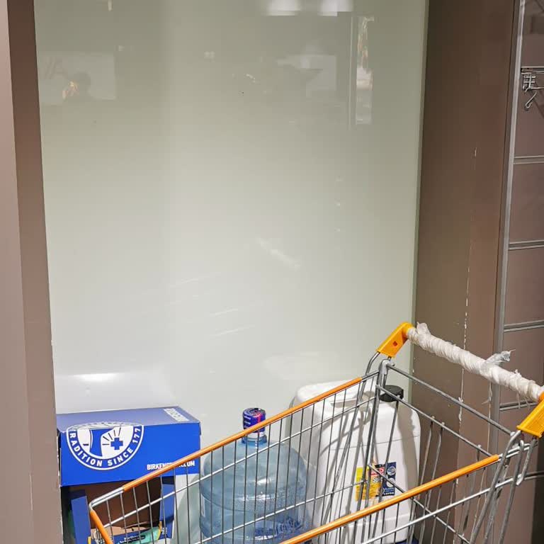 TotalEnergies Station Repeatedly Locks Free Toilets and Forces Paid Use