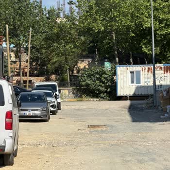 Gamze Sokakta Yol Çalışması Gecikiyor, Çocuklar Ve Araçlar Tehlikede