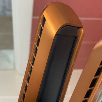 Kirli Ve Kullanılamaz Dyson Airstrait Ürünü İçin Hemen Değişim Talebi