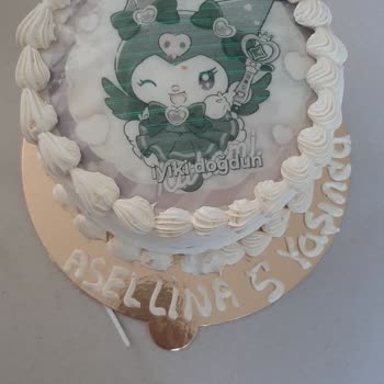Erzurum Özlem Pastanesi Tarif Ettiğim Pastayla Uzaktan Yakından Alakası Olmayan Bir Teslim