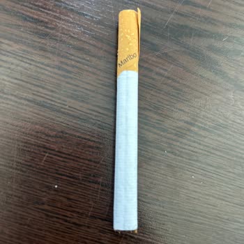 Marlboro Red Paketi Hatalı Sarım Sorunu Güvenimi Sarsıyor