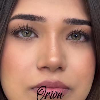 Koyu Göz Rengine Sahip Kullanıcıları Yanıltan Renkli Lens Tanıtımı Ve Bilgilendirme Eksikliği