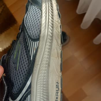 Kısa Sürede Üretim Hatası: Skechers Ayakkabısında Dikiş Kopması Ve İade Talebi