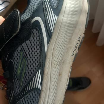 Kısa Sürede Üretim Hatası: Skechers Ayakkabısında Dikiş Kopması Ve İade Talebi
