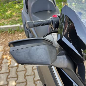 Honda Motosiklet Forza 250 Se Ayna Kapak Plastiklerinin Hızlı Solması İçin Garanti Talebi