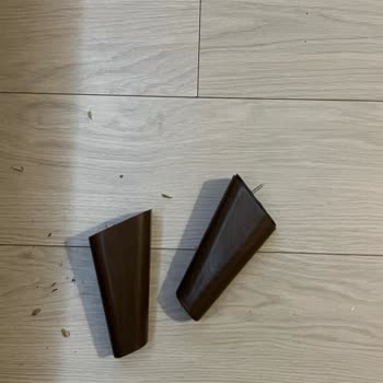 Kelebek Mobilya’da Kırılan Ayağı Ve Sürekli Arızalanan Leny New Köşe Koltuğu