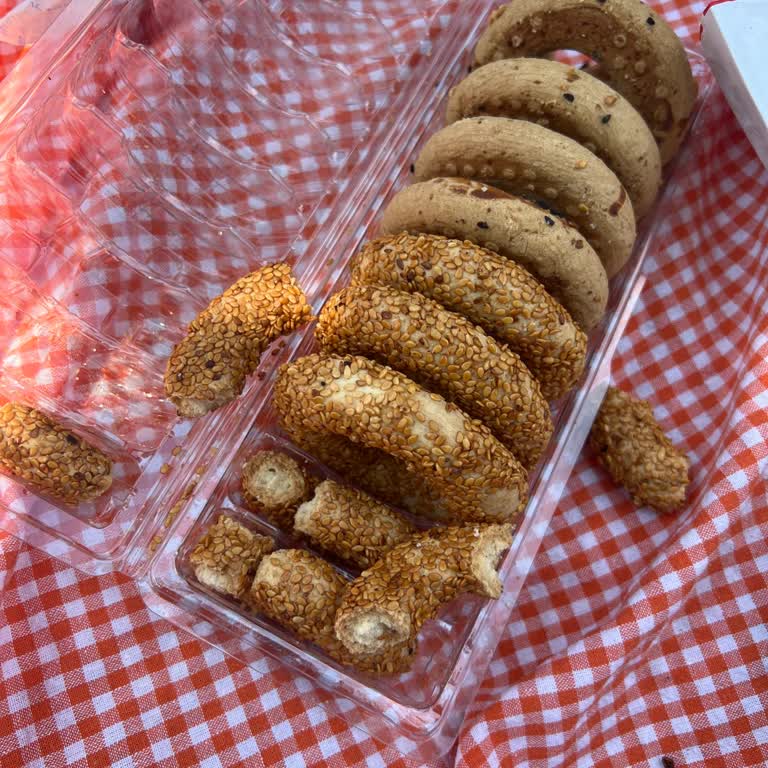 Simit Sarayı’nda Personelin Kaba Ve Saygısız Tutumu