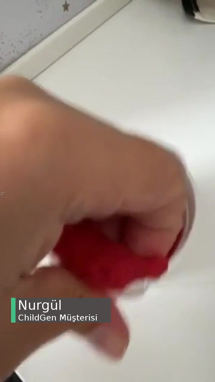 Childgen Oyun Hamuru Ele Yapışıyor! videonun kapak resmi