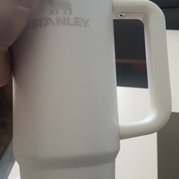 Stanley 885 ml Paslanmaz Çelik Termos Çizik Ve Lekelerle Kısa Sürede Bozuldu